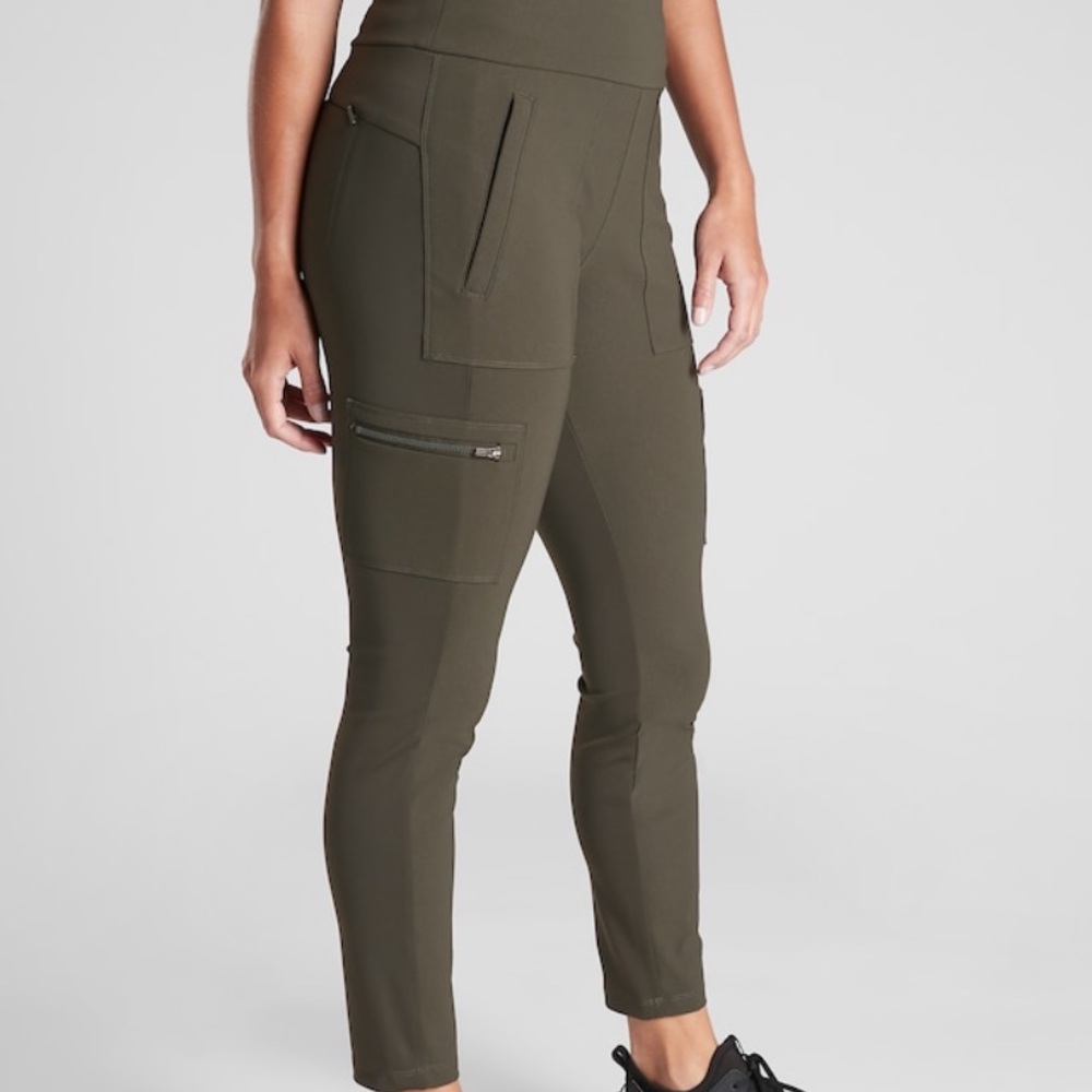 Brand new 💚Athleta Headlands Hybrid cargo! 😍